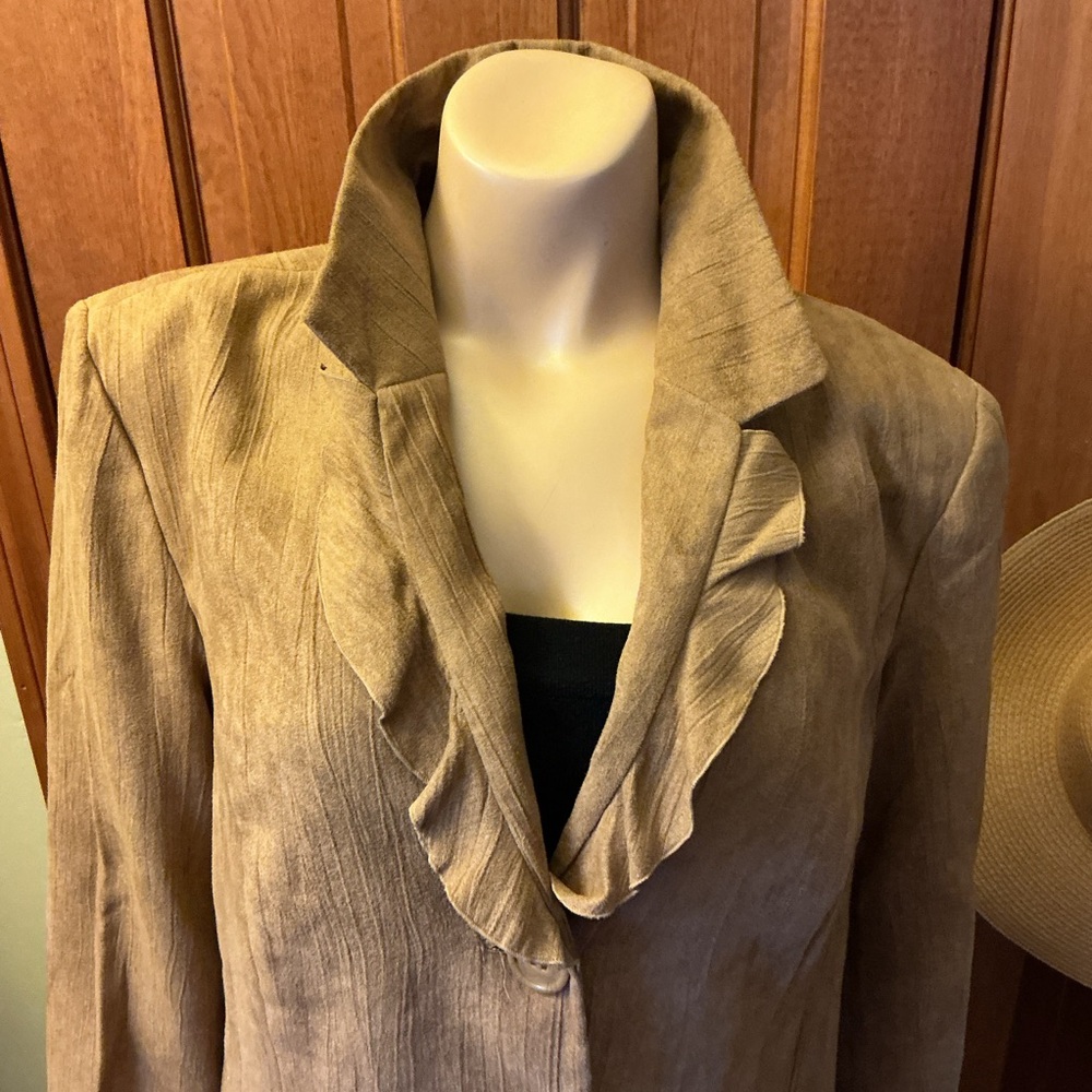 JM Collection Beige Ruffled Blazer - Picture 3 of 8